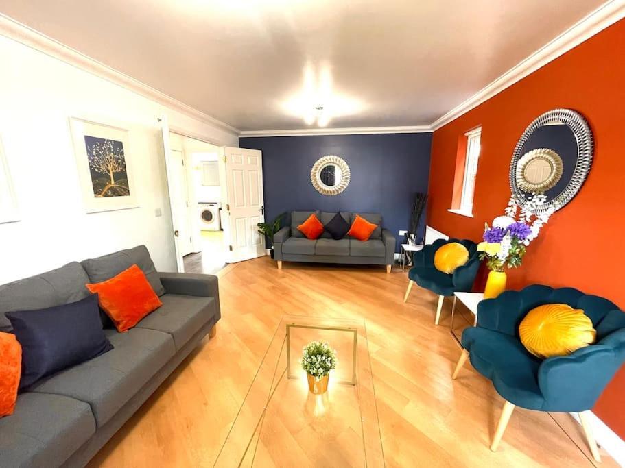 The Woodlands, Shortstay, Ideal For Families, Relocation, Contractors, Travel Stay Horley Exterior foto