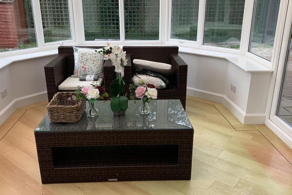 The Woodlands, Shortstay, Ideal For Families, Relocation, Contractors, Travel Stay Horley Exterior foto